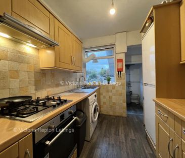 1 bedroom in a house share to rent - Photo 3