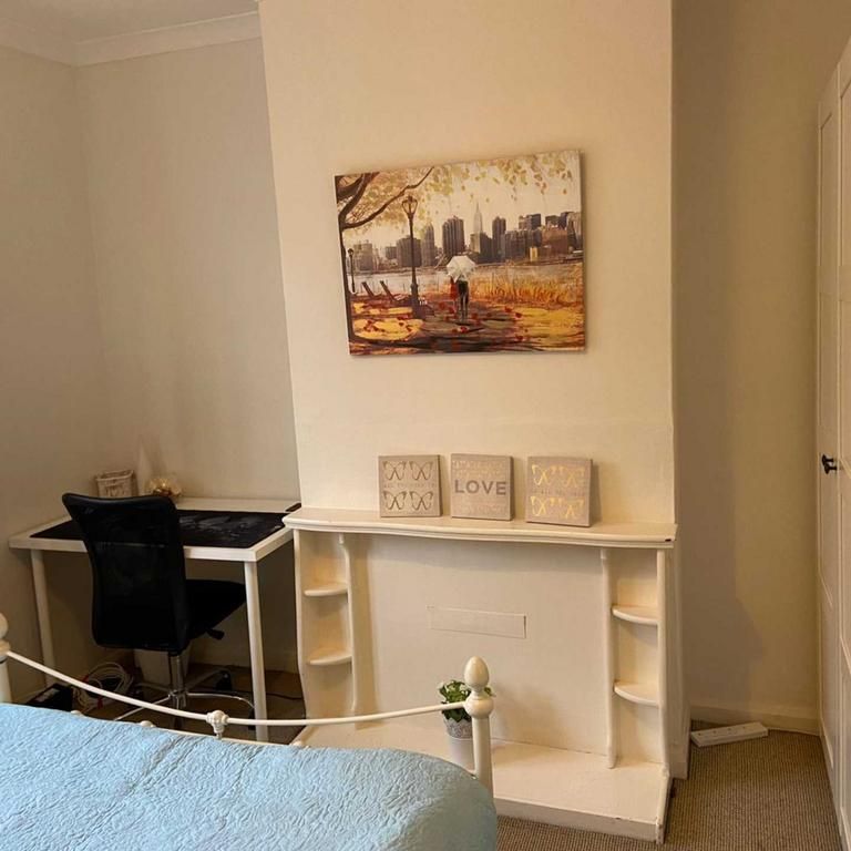 1 bedroom in a house share to rent - Photo 1