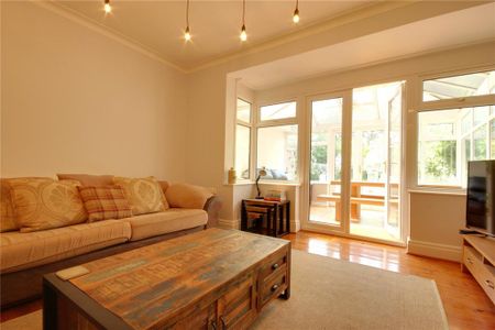 3 bedroom semi-detached house to rent - Photo 4