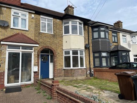 3 bedroom detached house to rent - Photo 4