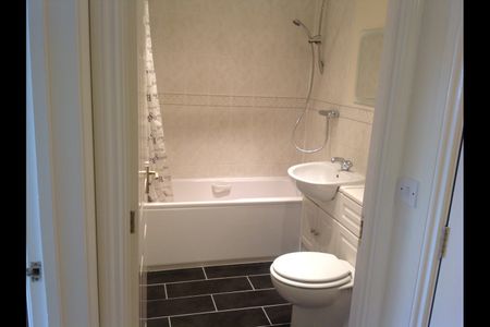 1 Bed Flat, Sovereign Place, HA1 - Photo 4