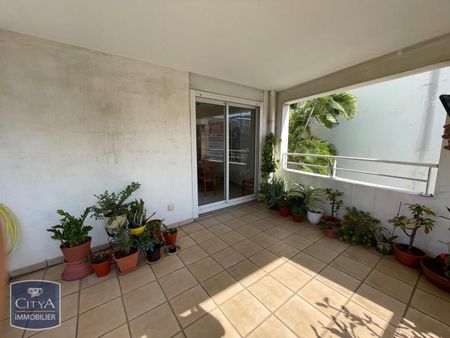 Location Appartement 2 pièces 66m² ST DENIS 97400 - Photo 3