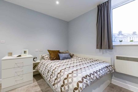 5 Bed Standard Studio - Photo 5