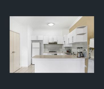 Modern and Stylish Apartment in the Heart of Blacktown! - Photo 4