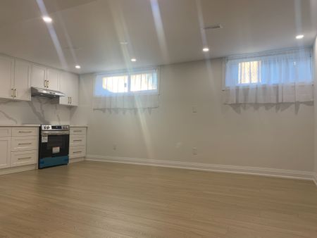 For Lease - 77 Wareside Road, Toronto, Ontario - Photo 4