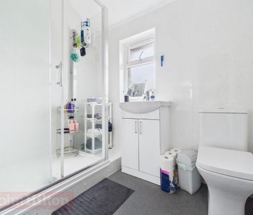 4 bedroom terraced house to rent - Photo 5