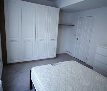 4 bedroom private hall to rent - Photo 4