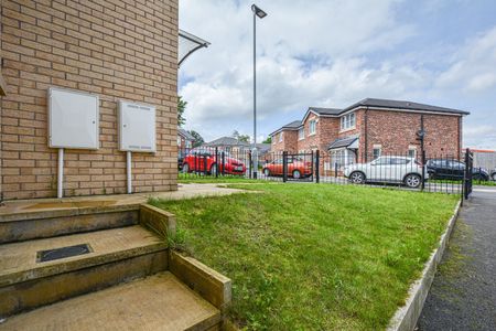 3 Bed Semi-Detached House, Magna Drive, M8 - Photo 3