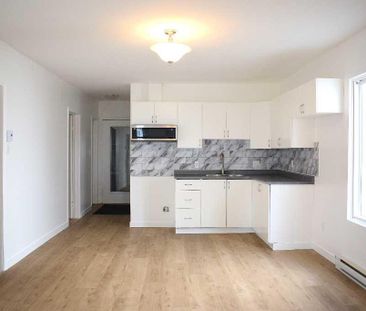 Grand logement 4 1/2 rénové disponible pour octobre - Photo 2