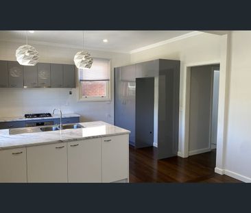 Beautifully presented home in Golden Square, close to all essential... - Photo 6