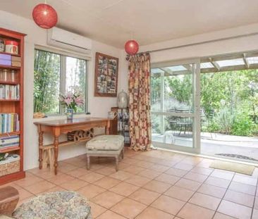 Secluded Studio - Pet Friendly - Photo 2