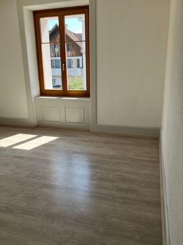 Spacious 4.5 room apartment for rent in Delémont - Photo 2