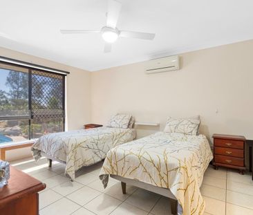 Spacious 4-Bedroom Home with Pool on Acreage - Photo 5