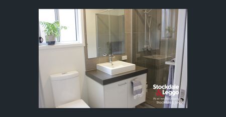 Solar Powered Family Home and Oasis! - Photo 2