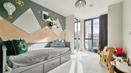 Fairfield Avenue, Staines-upon-Thames, Surrey, TW18 4JH - Photo 5