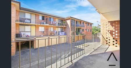 Renovated, Spacious and Sun-Drenched One Bedroom Apartment , Conveniently Located - Photo 2