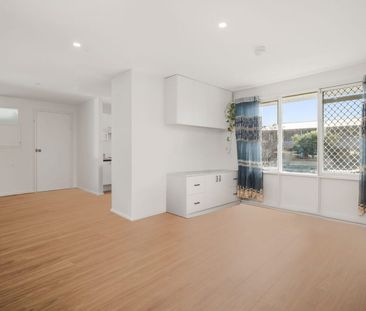 Comfortable 3-Bedroom Home in a Quiet Bidwill Location!! - Photo 6