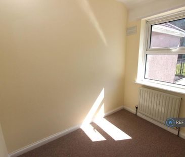 2 bedroom semi-detached house to rent - Photo 4