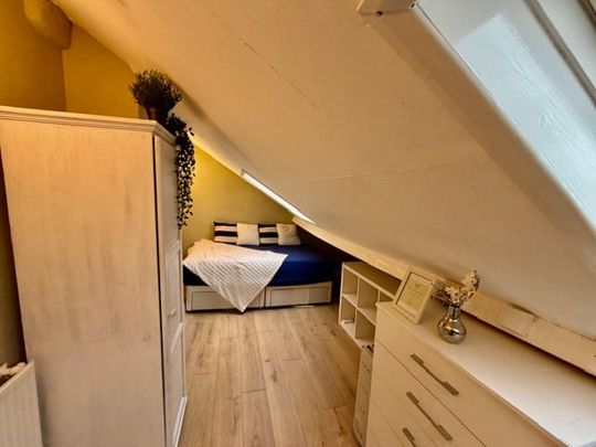 Room in a Shared House, Chiswick High Road, W4 - Photo 1