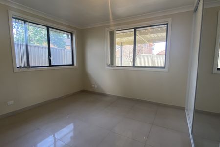 2 BEDROOM GRANNY FLAT WITH PRIVATE ACCESS - Photo 4
