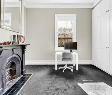 Charming Thornbury Home in a Prime Lifestyle Location - Photo 6