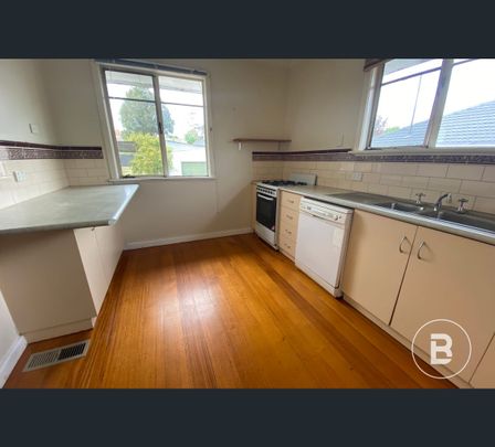 20 Clarence Avenue, Kennington, Vic 3550 - Photo 1