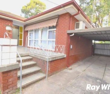 “Three Bedroom Family Home - Quiet Neighbourhood” - Photo 2