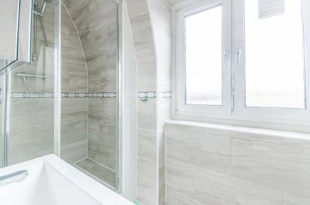 3 bedroom flat to rent - Photo 5