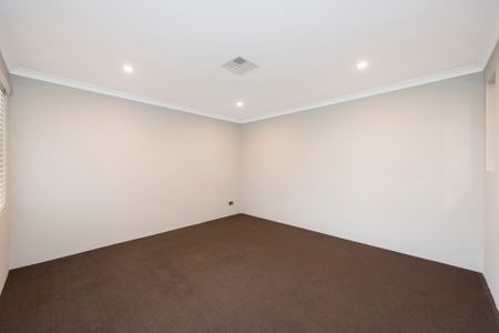 9 Norwood Avenue, Baldivis WA 6171 - House For Rent | Domain - Photo 4