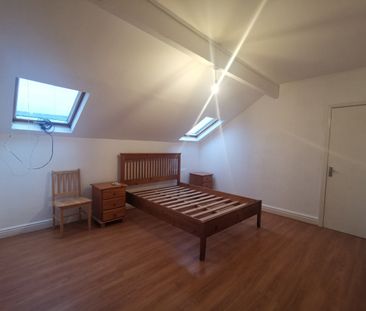 3 Bed Flat, Bentley Lane, LS6 - Photo 2