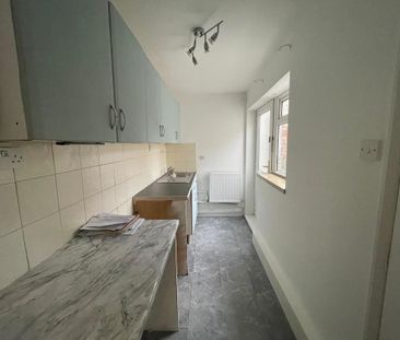 2 bedroom cottage to rent - Photo 2