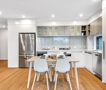 BREAK LEASE - LUX LIVING WITH AC THROUGHOUT - Photo 6