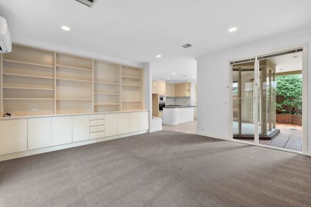 Charming Glen Iris Home in Quiet Leafy Pocket - Photo 4