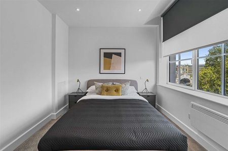 A recently refurbished one bedroom apartment in a convenient City location - Photo 4