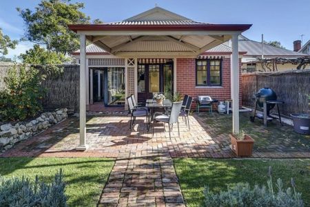 Stylish & Secure home in wanted locale - Photo 3