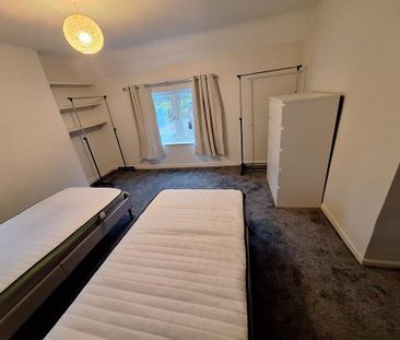 3 bedroom semi-detached house to rent - Photo 2