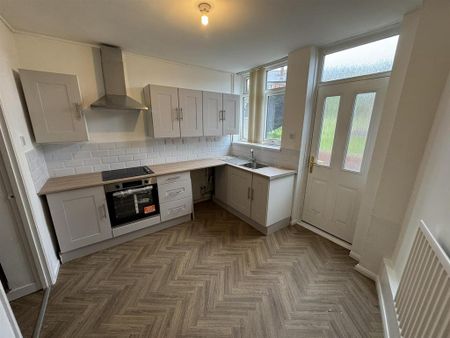 2 bedroom end of terrace house to rent - Photo 5