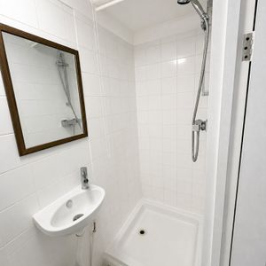 Studio Flat, Coles Green Road, NW2 - Photo 2