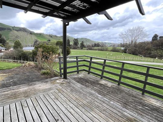 Tidy, serene and rural in Taihape - Photo 1
