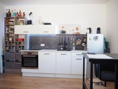 Auberg! Hübsche, generalsanierte 2-Zimmer-Wohnung im OG eines 8-Parteienhauses, Küche gegen Ablöse, inkl. Parkplatz! - Photo 5