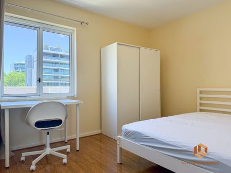 South Perth - Photo 3