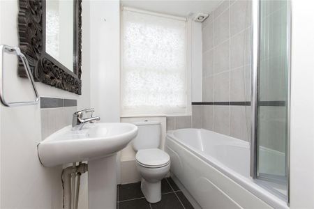 2 bedroom end of terrace house to rent - Photo 3