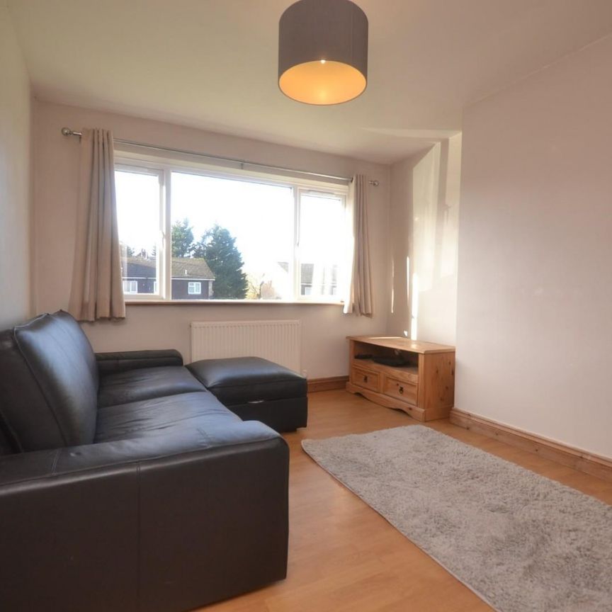 2 bedroom Flat To Let - Photo 1