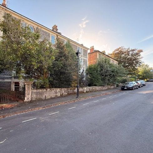 Fernbank Road, Redland - Photo 1