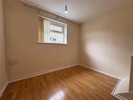 3 bedroom apartment to rent - Photo 2