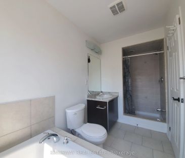 593 Remembrance Road #upper - Photo 3