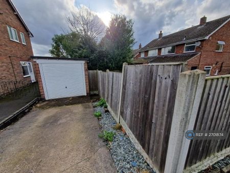 3 bedroom semi-detached house to rent - Photo 4