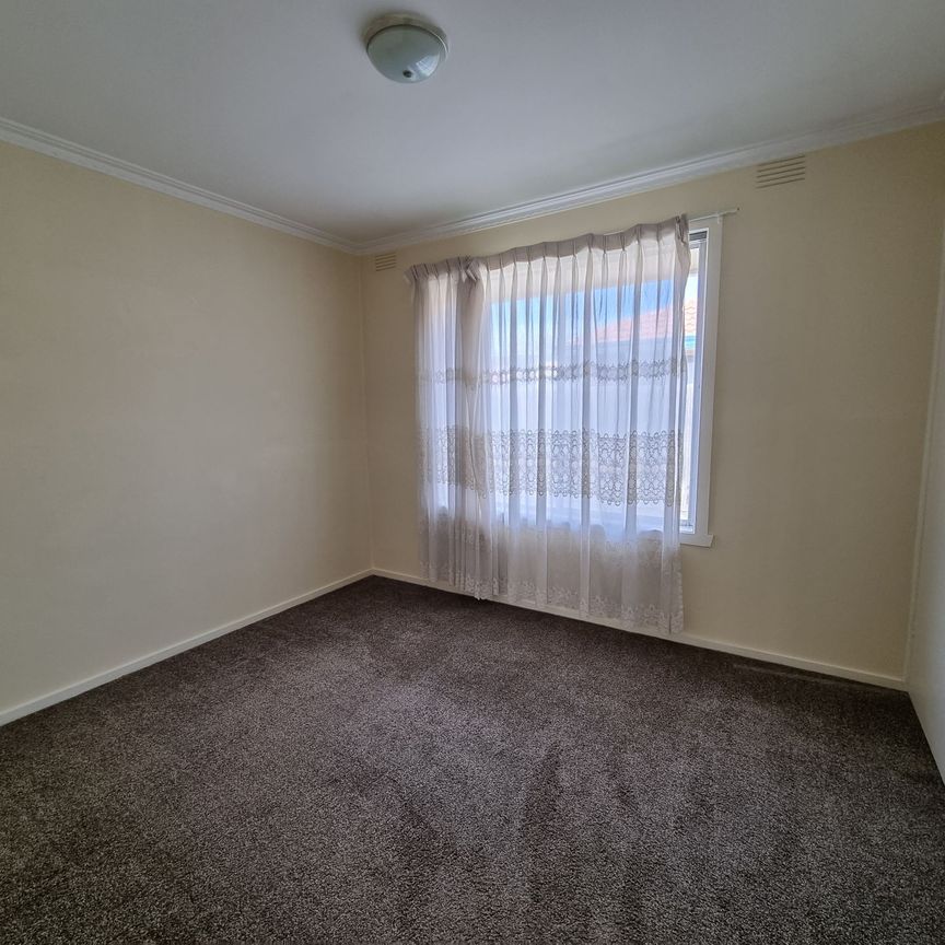 2 Bedroom Unit in Ideal Location - Photo 1