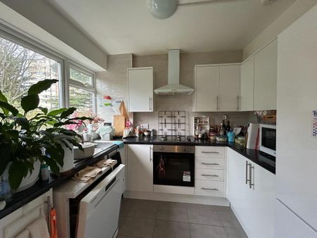 4 bedroom terraced house to rent - Photo 5