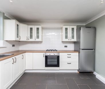 2 bedroom House To Let - Photo 4